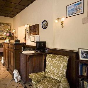 Hotel Villa Plauzi Τίβολι Interior photo