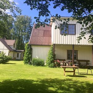 Maenni Farm Holiday House Βίλα Eoste Exterior photo