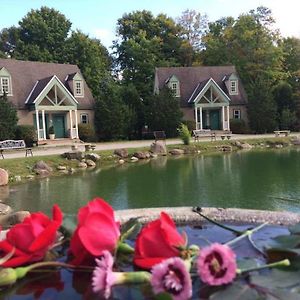 Spruce Hill Inn & Cottages Mansfield Exterior photo