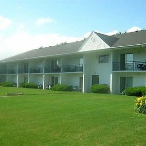 Classic Suites And Inn West Boylston Exterior photo