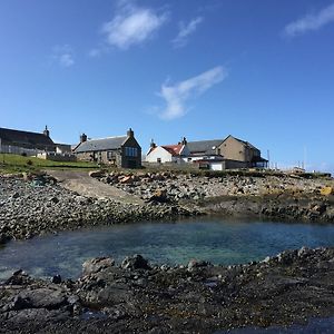 Pew With A View - Seafront Cottages Rosehearty Exterior photo