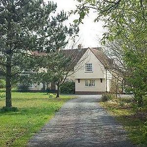 Old Wills Farm Bed and Breakfast Feering Exterior photo