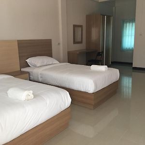 Ruean Kaew Place Aparthotel Nakhonratchasima Exterior photo