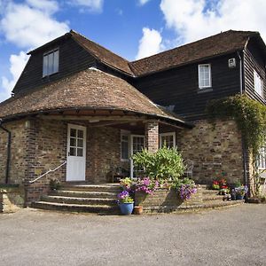 Magpies Lodge Slinfold Exterior photo