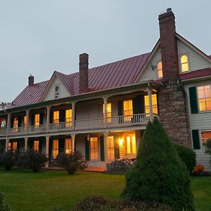 Hummingbird Inn Goshen Exterior photo