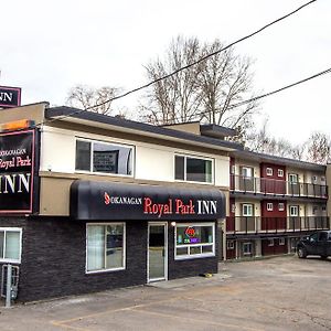 Okanagan Royal Park Inn By Elevate Rooms Βερνόν Exterior photo