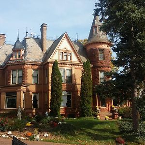 Henderson Castle Inn Καλαμαζού Exterior photo