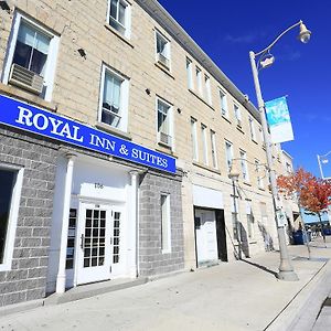 Royal Inn And Suites At Γκελφ Exterior photo