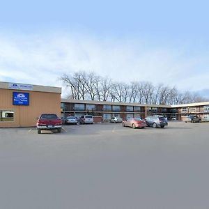 Devils Lake Inn Exterior photo