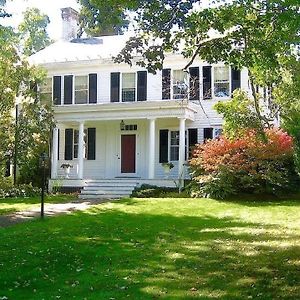 Millbrook Country House Bed and Breakfast Exterior photo