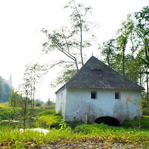 Schlosstaverne Ξενοδοχείο Braunau am Inn Exterior photo