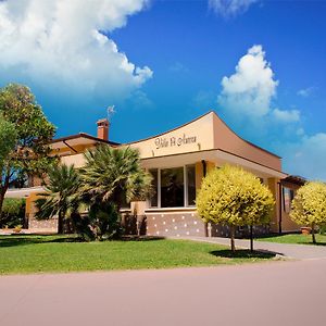 Hotel Villa Aurora Λατίνα Exterior photo