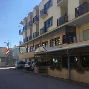 Hotel Diamante 5 Minuti Dalla Fiera Di Ρίμινι Exterior photo