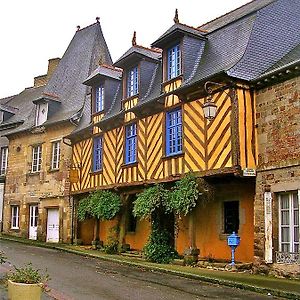 Logis De La Filanderie Bed and Breakfast Bécherel Exterior photo