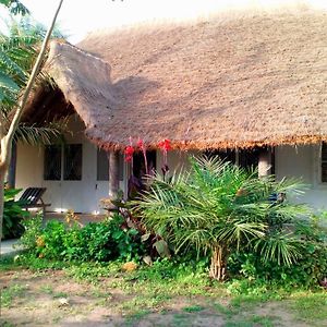 Les Maisons De Marco Senegal Βίλα Kabrousse Exterior photo