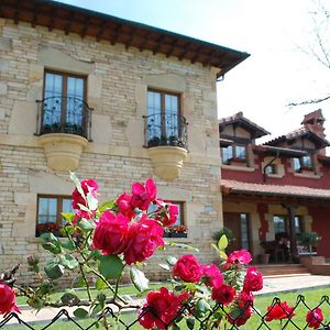 Posada La Fabula Ξενοδοχείο Σαντιγιάνα ντελ Μαρ Exterior photo