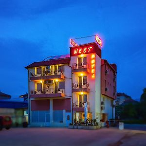 Hotel West Μπλαγκόεβγκραντ Exterior photo