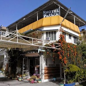 Fabhotel Pathik Ντεχραντούν Exterior photo