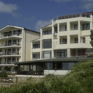 Family Hotel Venera Καβάρνα Exterior photo