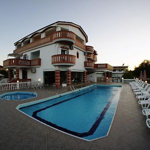 Hotel Alexandros Αμμουδιά Exterior photo