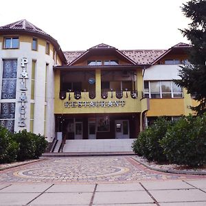 Golden Palace Ξενοδοχείο Dubove Exterior photo