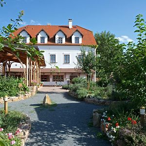 Babiccina Zahrada Penzion & Restaurant Ξενοδοχείο Pruhonice Exterior photo