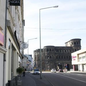 Hotel Porta Nigra Τρίερ Exterior photo