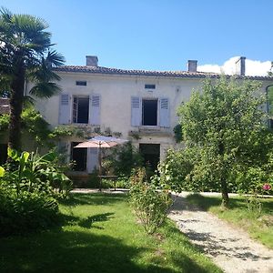 Domaine De Puytirel Bed and Breakfast Champagne-et-Fontaine Exterior photo