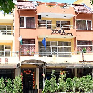 Family Art-Hotel Zora Βράτσα Exterior photo