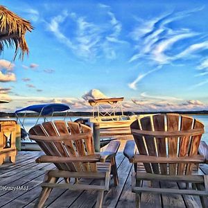 Snug Harbor Marina And Hotel Chincoteague Exterior photo