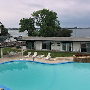 The Inn At Okoboji Exterior photo