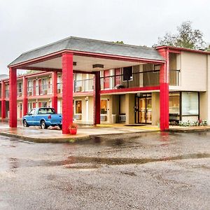 Econo Lodge Inn & Suites Fort Rucker Daleville Exterior photo