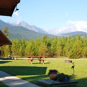 Twin Peaks Resort Valemount Exterior photo