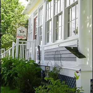 The Colonel'S In Bed And Breakfast Φρεντέρικτον Exterior photo