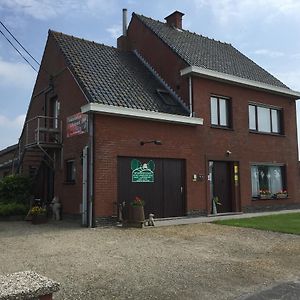 Vakantiehuis Loft Andre Βίλα Leke Exterior photo