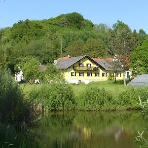 Fruehstueckspension Krump Bed and Breakfast Bad Waltersdorf Exterior photo