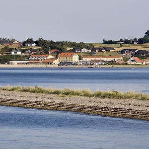 Hvalpsund Faergekro Ξενοδοχείο Exterior photo