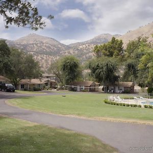 Lazy J Ranch Motel Three Rivers Exterior photo