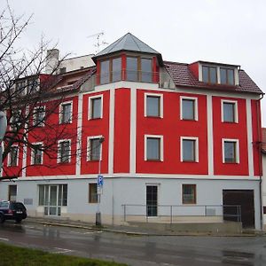 Hotel Ostrov Garni Sadská Exterior photo