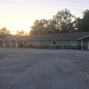 Carlin Villa Motel Carlinville Exterior photo