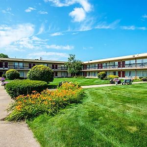 Red Roof Inn And Suites Battle Creek Exterior photo