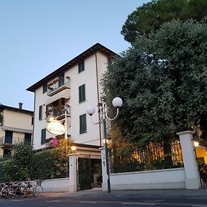 Hotel La Primula Φόρτε ντε Μάρμι Exterior photo