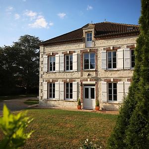 Les Reves De Flamboin Bed and Breakfast Gouaix Exterior photo