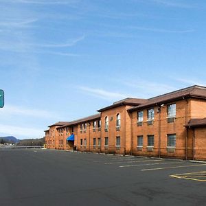 Quality Inn Summersville Exterior photo