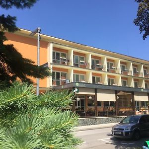 Hotel Rezident Turčianske Teplice Exterior photo