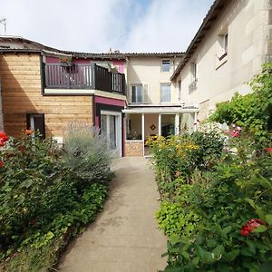 La Loge Des Fees Bed and Breakfast Latillé Exterior photo