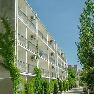 Sanatorium Neftekhimik Ukrainy Ξενοδοχείο Berdyansʼk Exterior photo