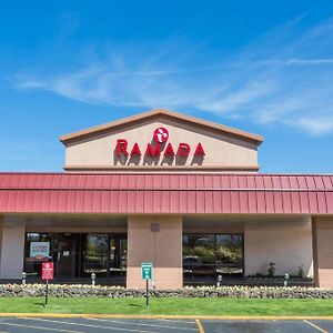 Ramada By Wyndham Medford Hotel & Conference Center Exterior photo