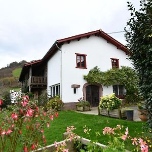 Ferme Ithurburia Ξενοδοχείο Saint-Michel  Exterior photo