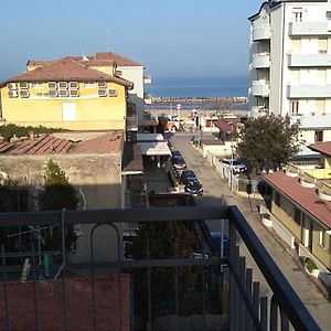 Hotel Aros Ρίμινι Exterior photo